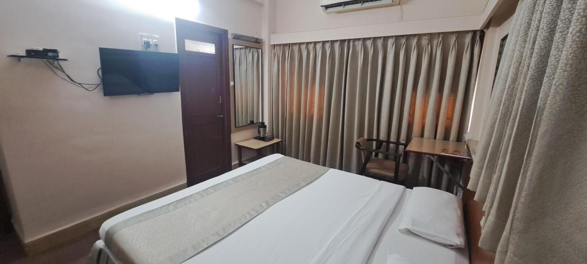 Hotel Swaroop Púna Exteriér fotografie