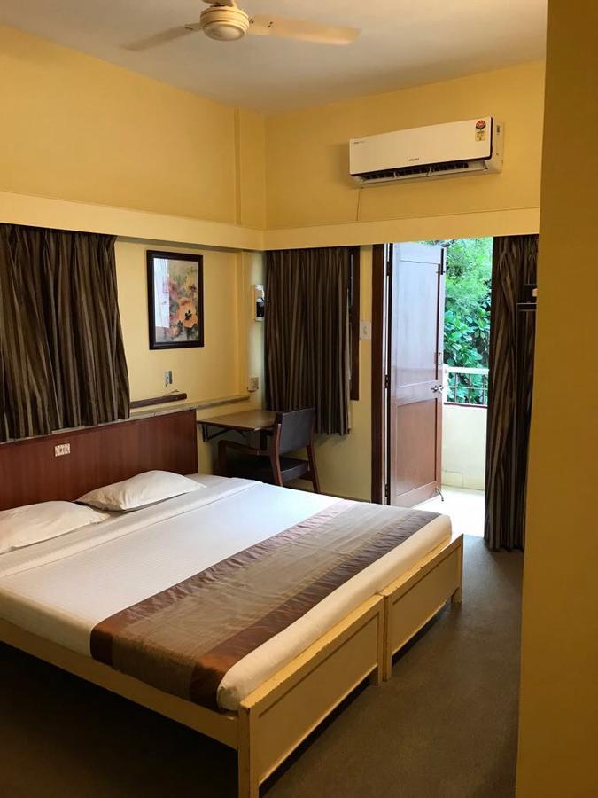 Hotel Swaroop Púna Exteriér fotografie