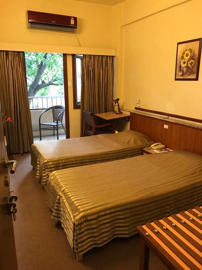 Hotel Swaroop Púna Exteriér fotografie